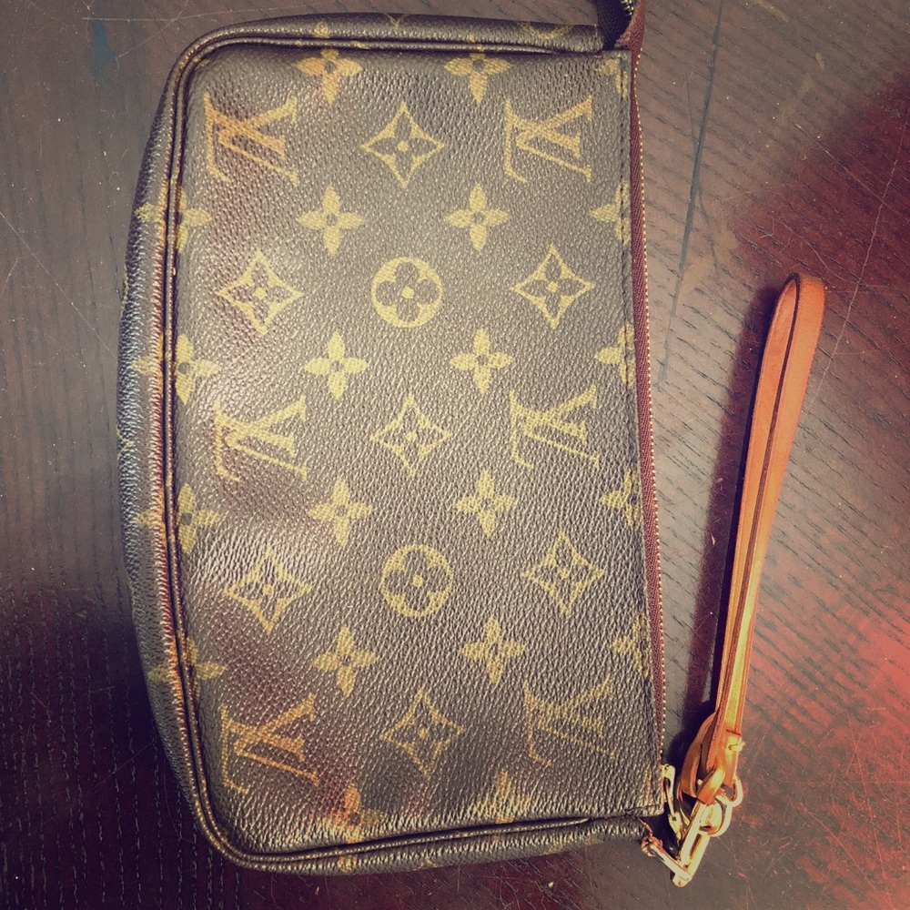 Louis Vuitton Monogram Pochette